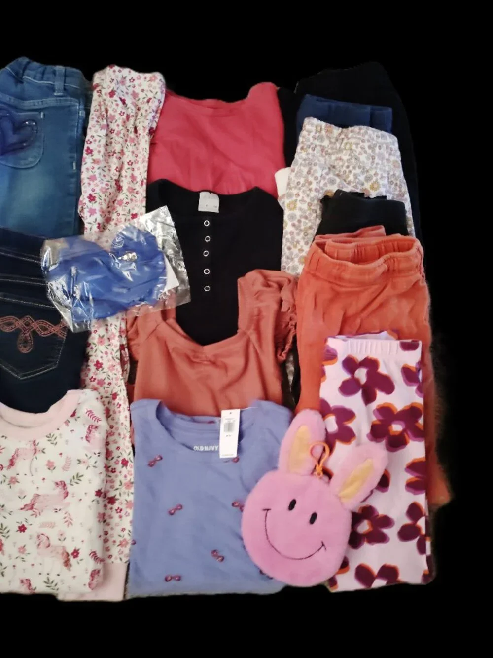 HUGE LOT OF CLOTHES TOPS JEANS OUTFITS OLD NAVY EPIC THREADS~GIRLS SIZE M 7-8